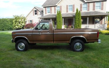 Ford-F-250-1986-Standard-Cab-Pickup-1