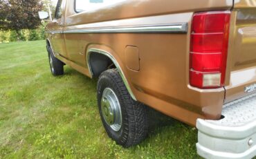 Ford-F-250-1986-Standard-Cab-Pickup-11