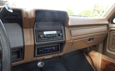 Ford-F-250-1986-Standard-Cab-Pickup-21