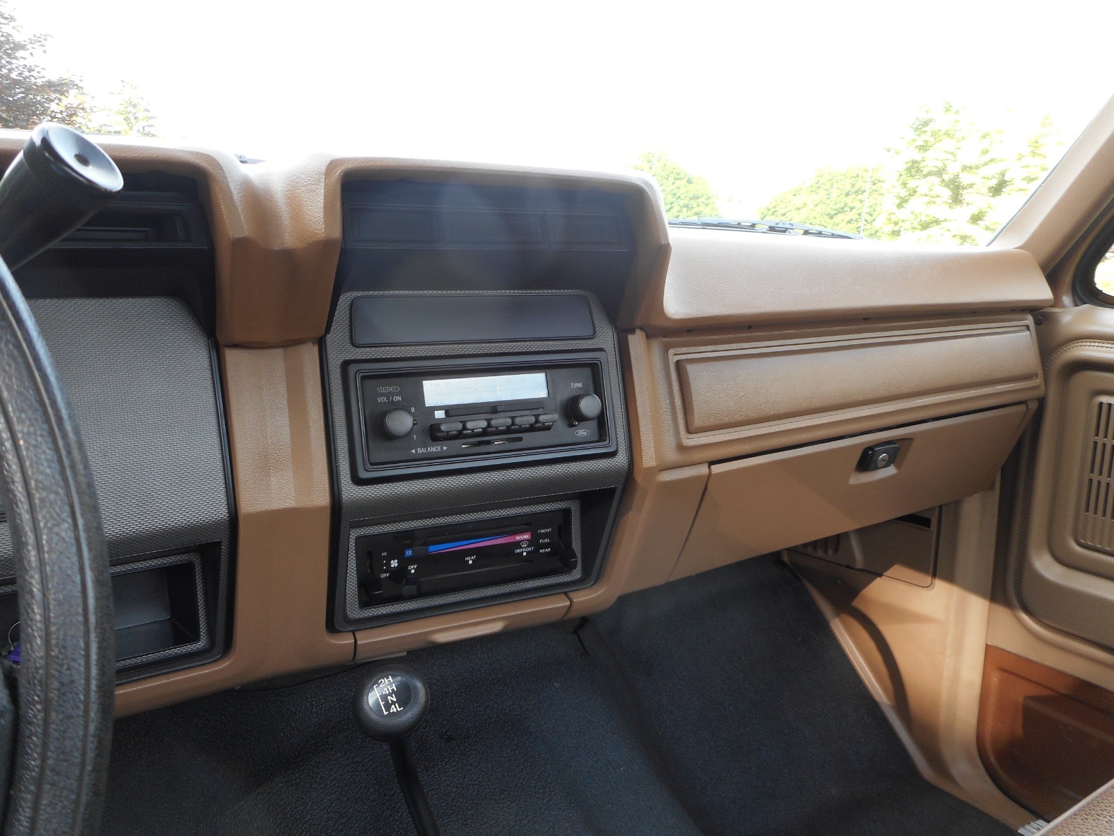 Ford-F-250-1986-Standard-Cab-Pickup-21