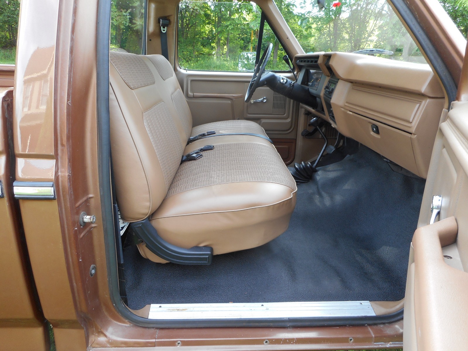 Ford-F-250-1986-Standard-Cab-Pickup-23