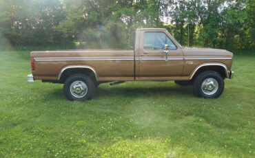 Ford-F-250-1986-Standard-Cab-Pickup-5