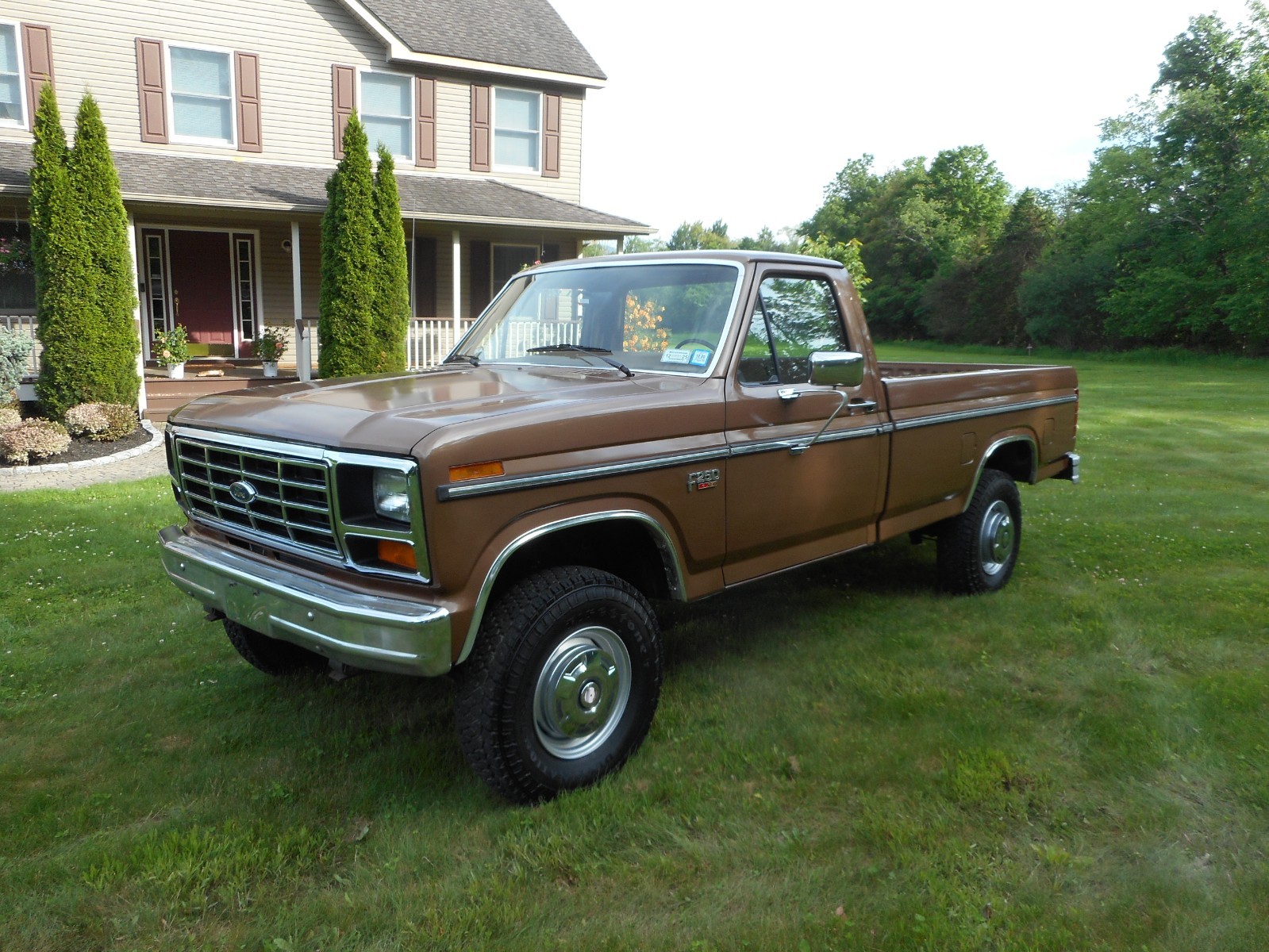 Ford-F-250-1986-Standard-Cab-Pickup