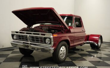 Ford-F-350-1974-Pickup-Truck-30