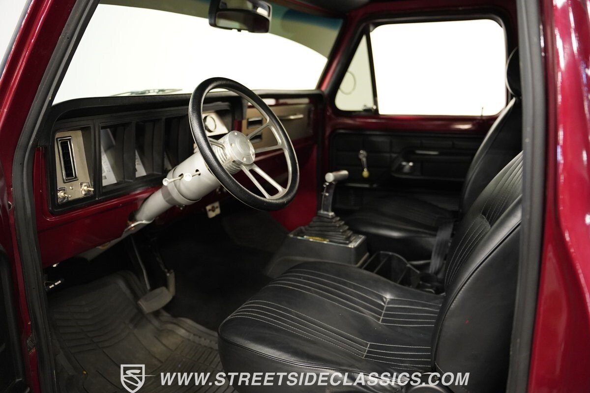 Ford-F-350-1974-Pickup-Truck-4
