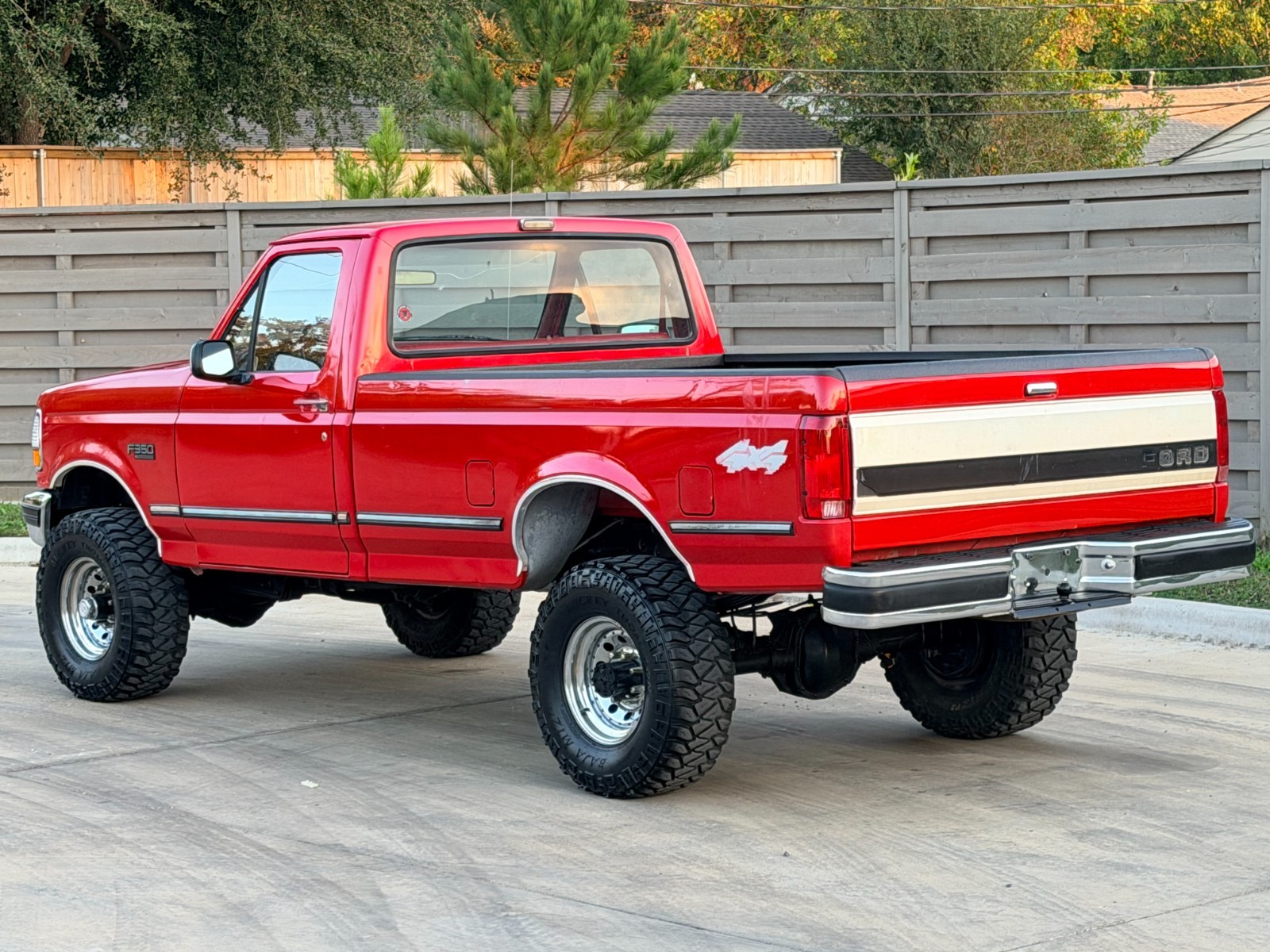 Ford-F-350-1993-Standard-Cab-Pickup-2