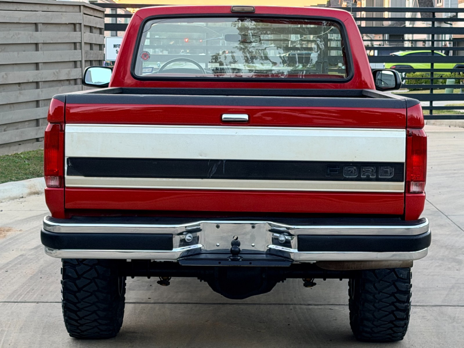 Ford-F-350-1993-Standard-Cab-Pickup-3