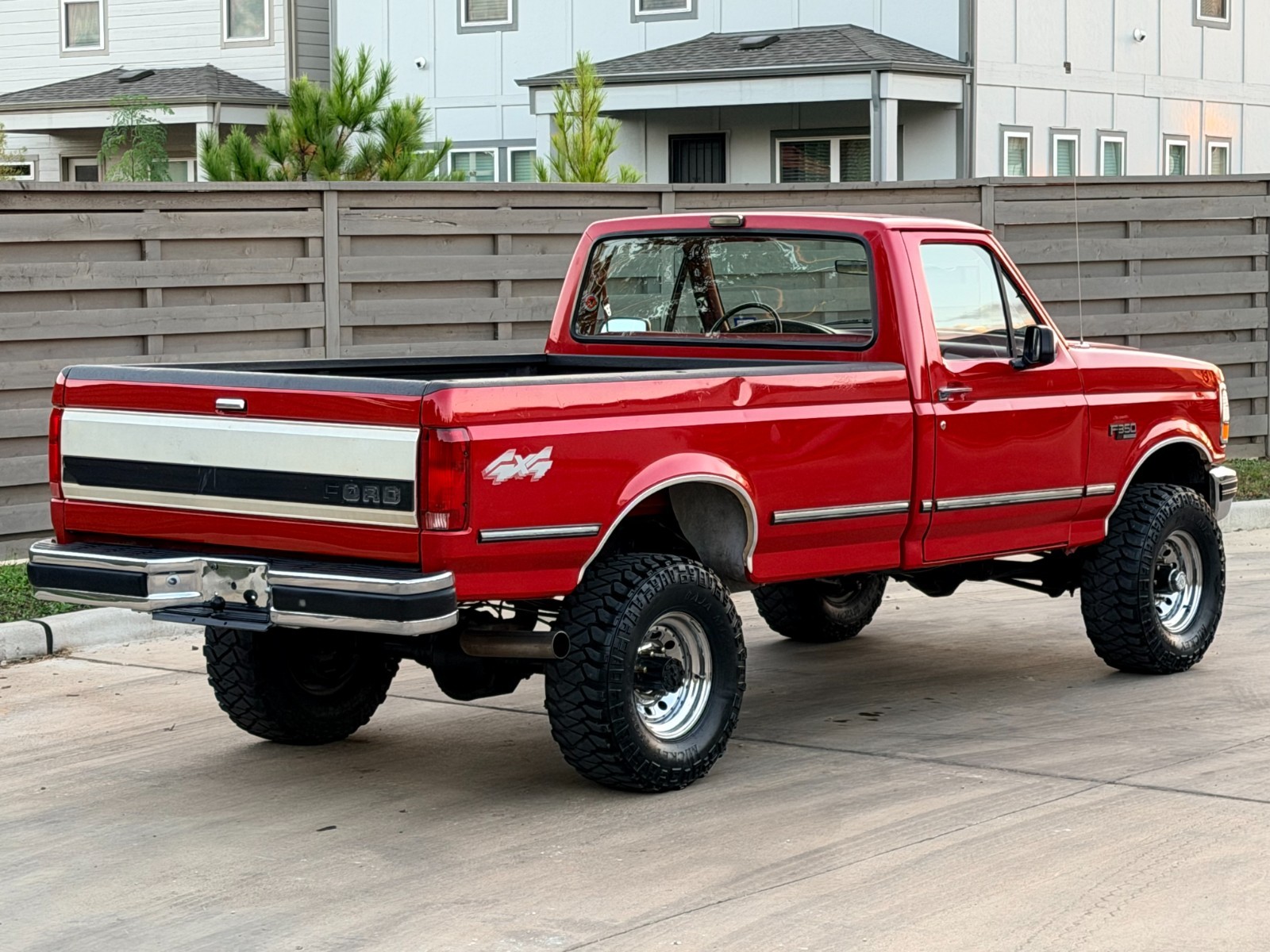 Ford-F-350-1993-Standard-Cab-Pickup-4