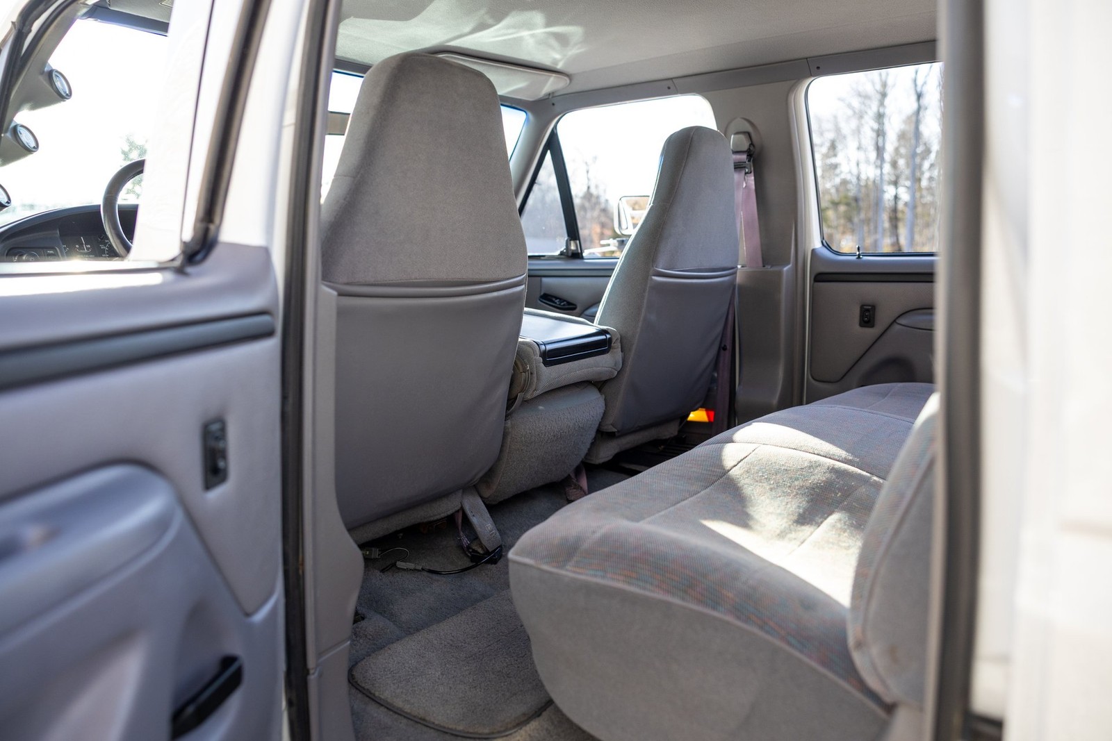 Ford-F-350-1996-Pickup-Truck-36