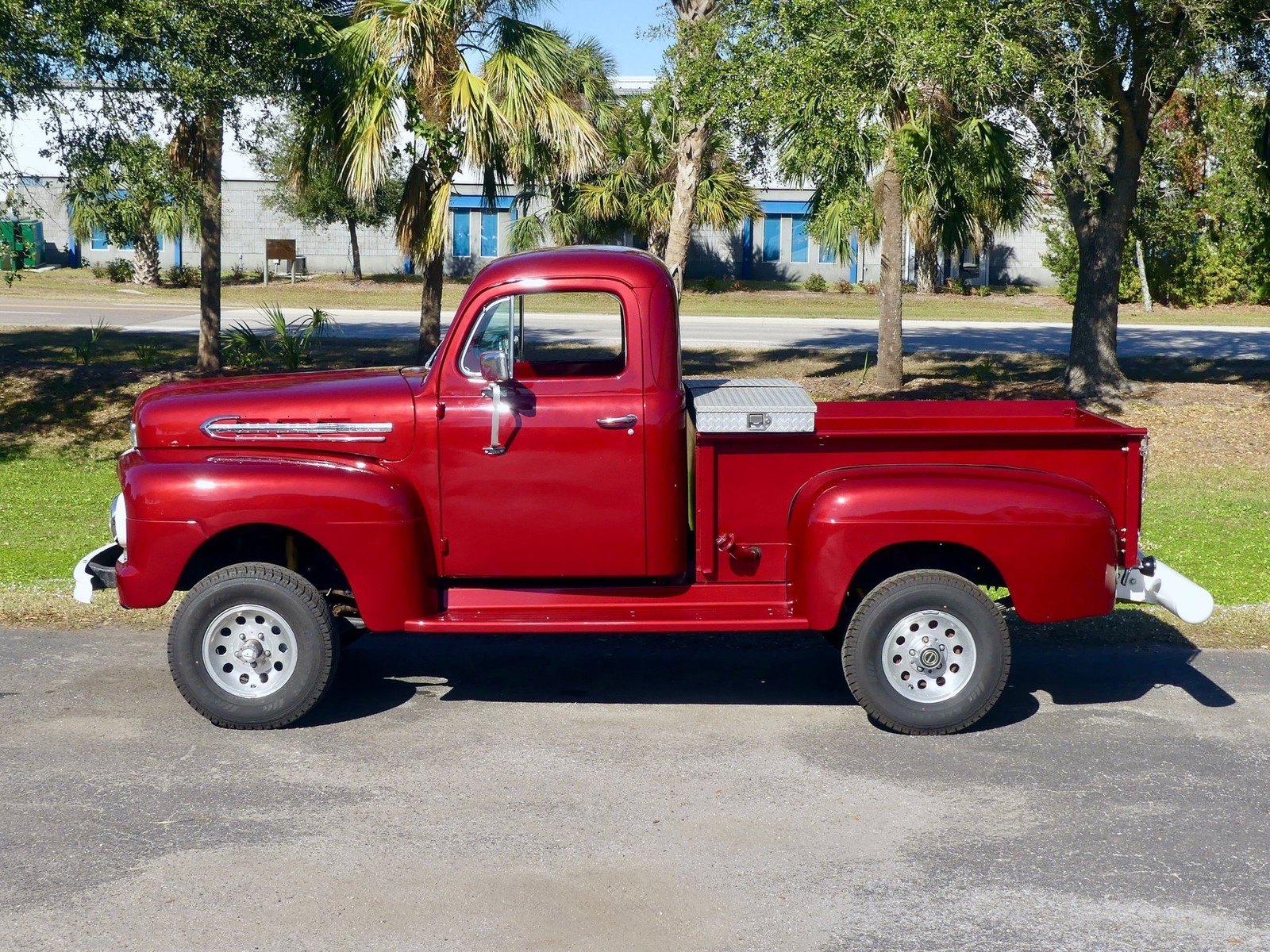 Ford-F1-1951-Pickup-Truck-11