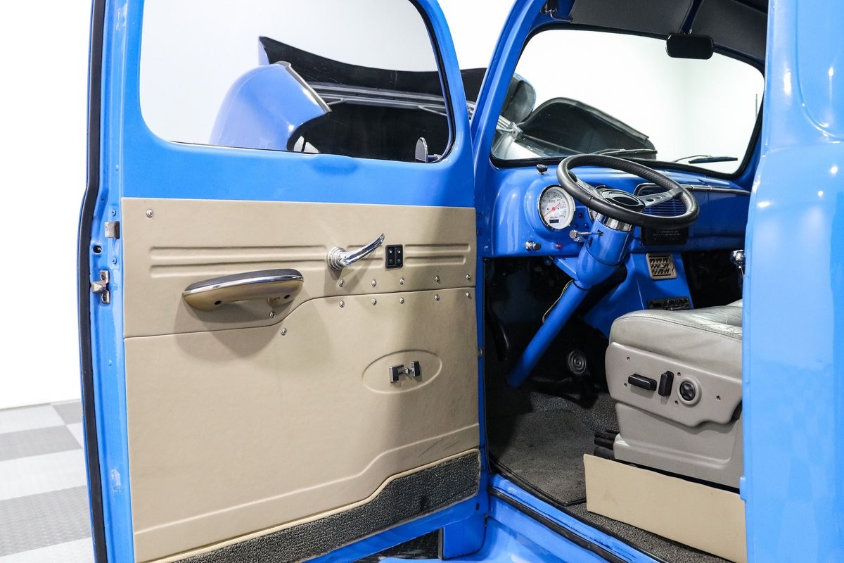 Ford-F1-1951-Pickup-Truck-13