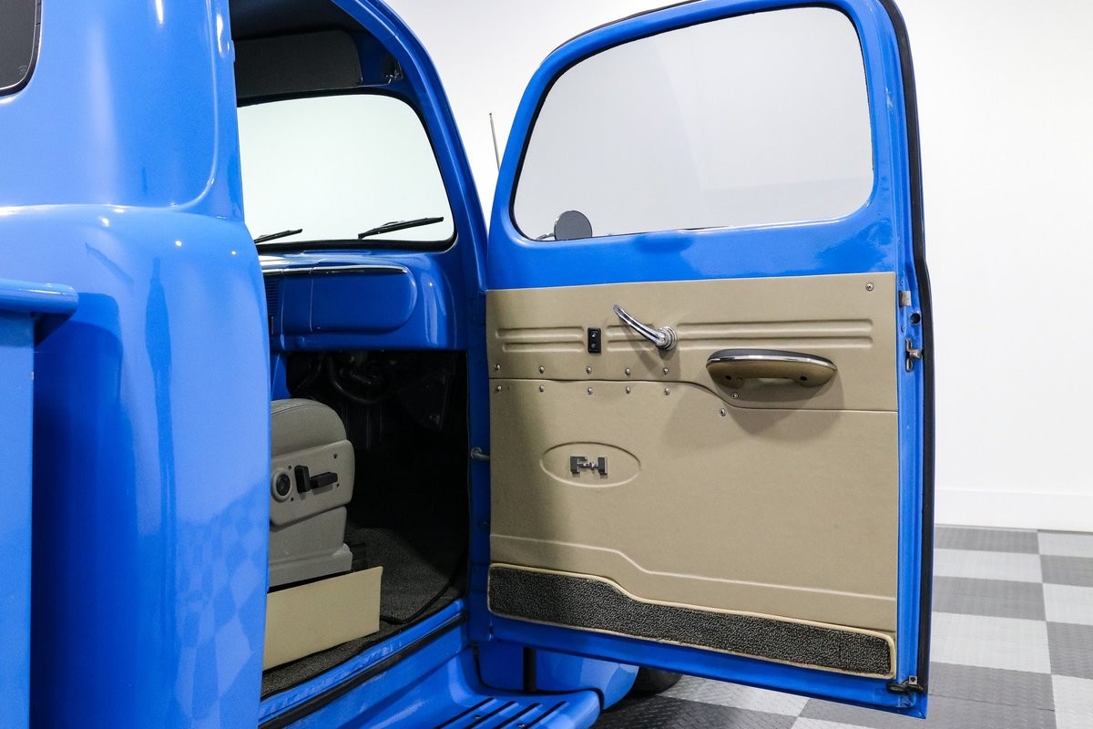 Ford-F1-1951-Pickup-Truck-17