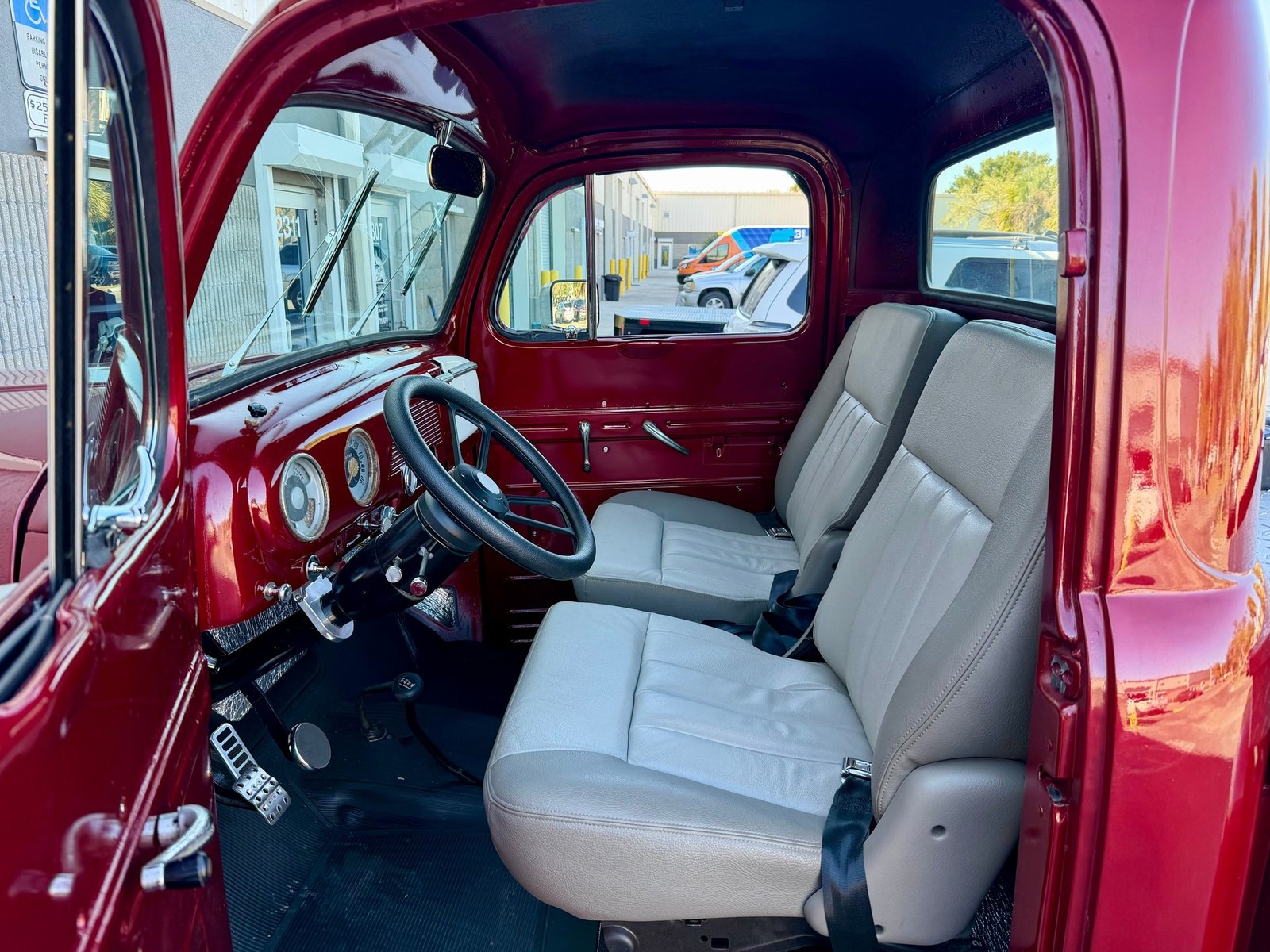 Ford-F1-1951-Pickup-Truck-3