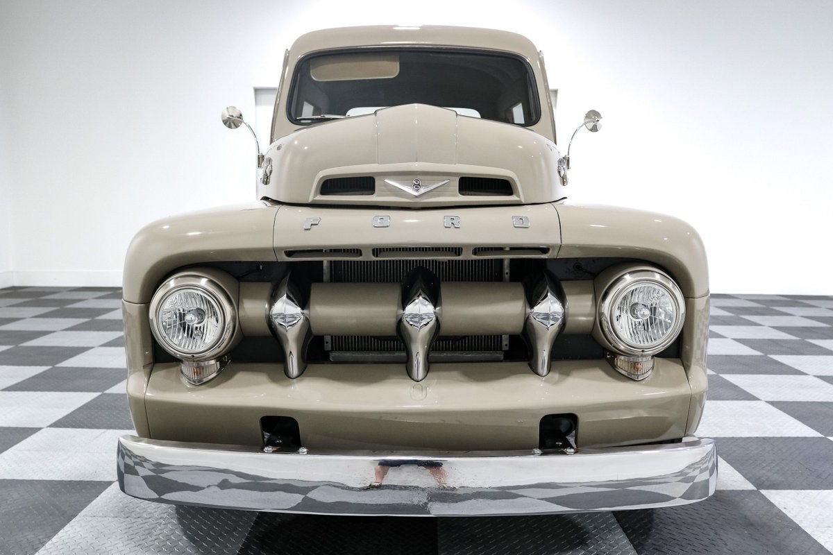 Ford-F1-1952-Pickup-Truck-1