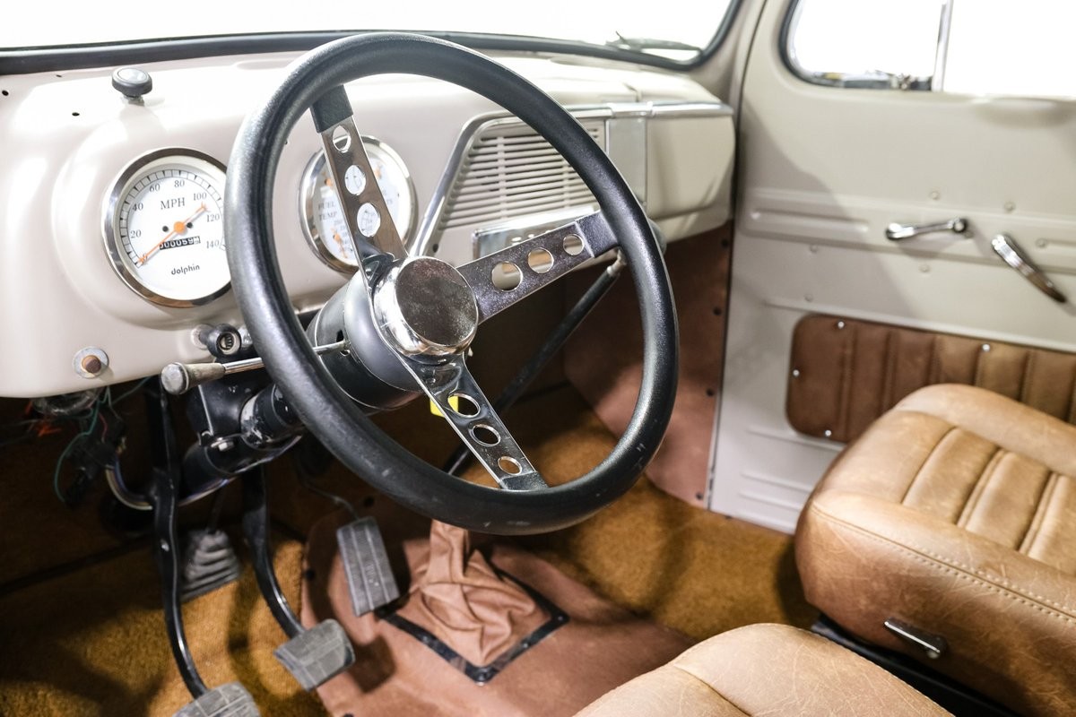 Ford-F1-1952-Pickup-Truck-14