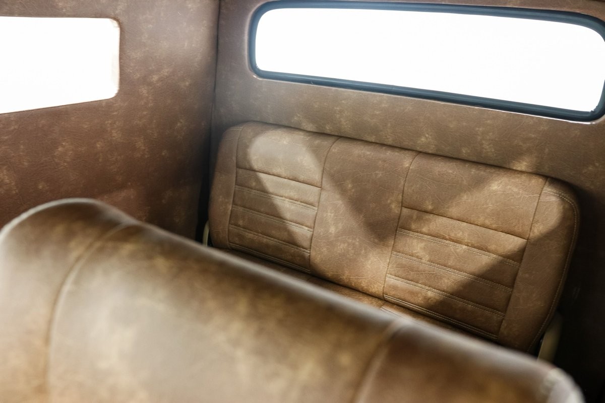 Ford-F1-1952-Pickup-Truck-23