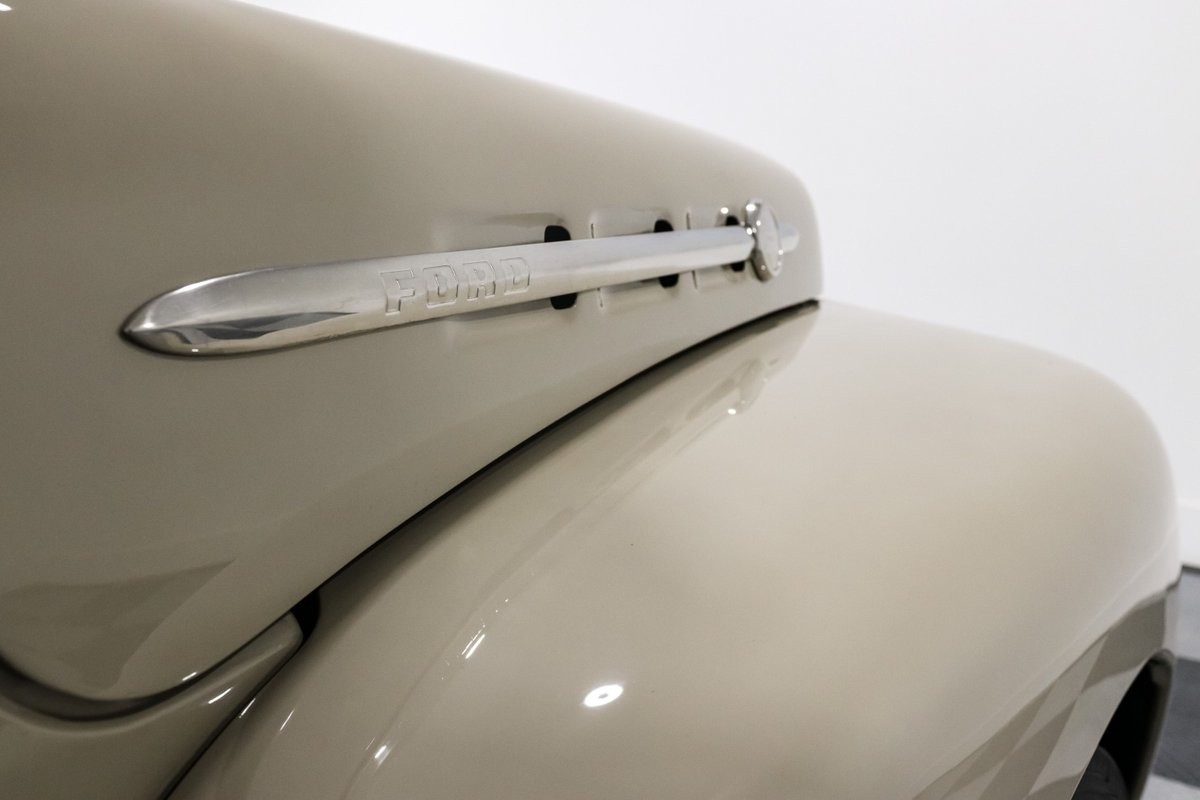 Ford-F1-1952-Pickup-Truck-9