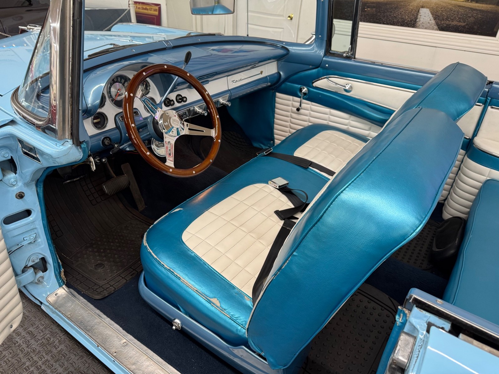 Ford-Fairlane-1956-17