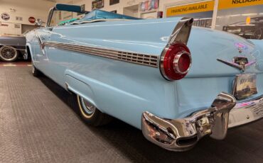 Ford-Fairlane-1956-22