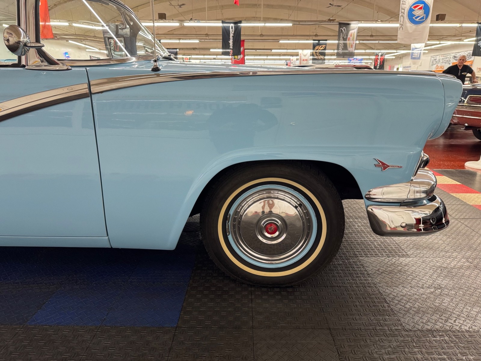 Ford-Fairlane-1956-28