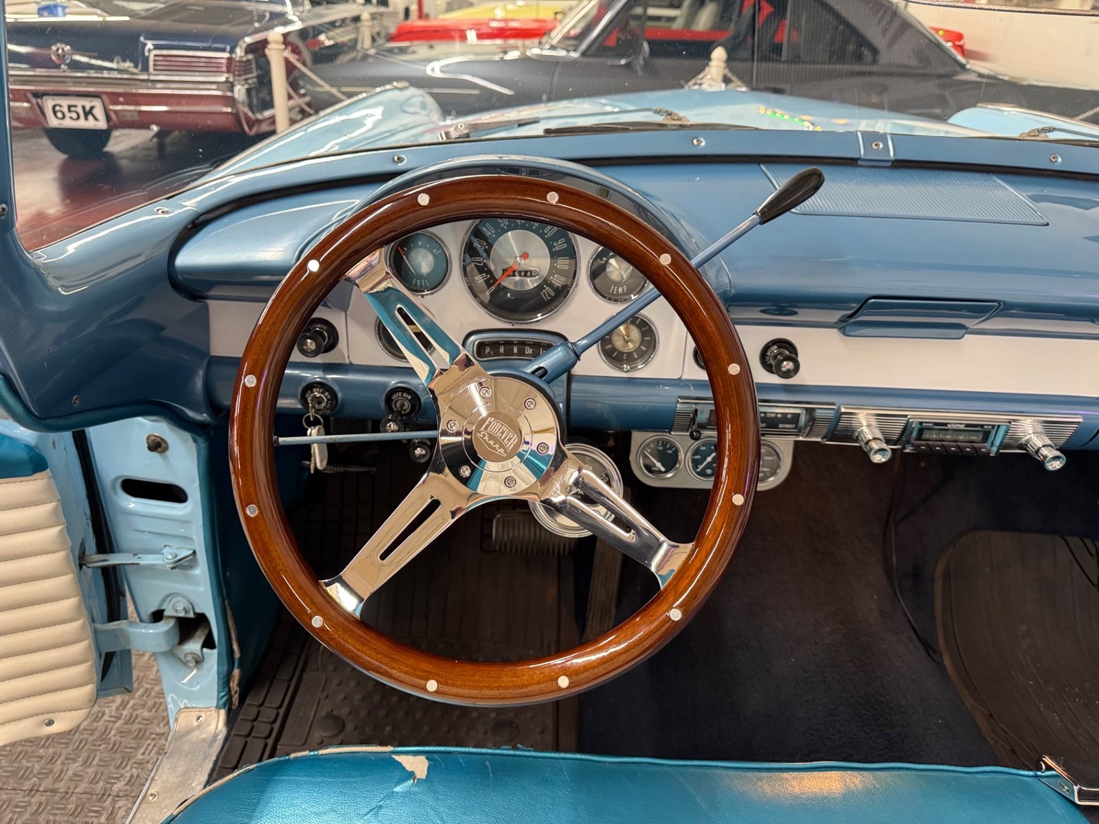 Ford-Fairlane-1956-35