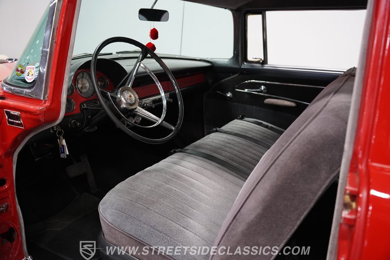 Ford-Fairlane-1956-Red-Gray-3