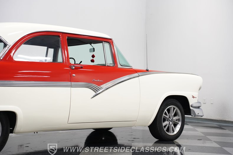 Ford-Fairlane-1956-Red-Gray-32