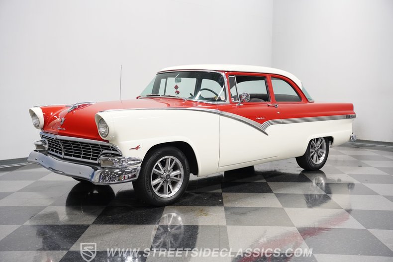 Ford-Fairlane-1956-Red-Gray-4