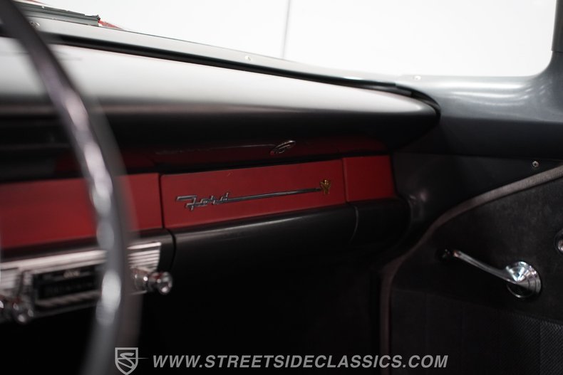 Ford-Fairlane-1956-Red-Gray-8