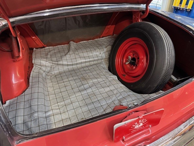 Ford-Fairlane-1956-Sedan-1