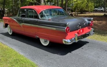 Ford-Fairlane-1956-Sedan-10