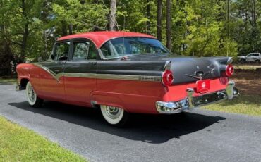 Ford-Fairlane-1956-Sedan-11