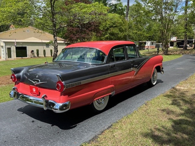 Ford-Fairlane-1956-Sedan-13