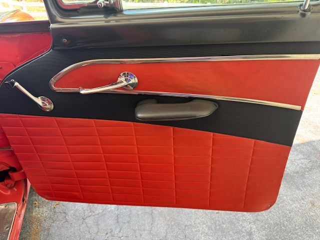 Ford-Fairlane-1956-Sedan-8