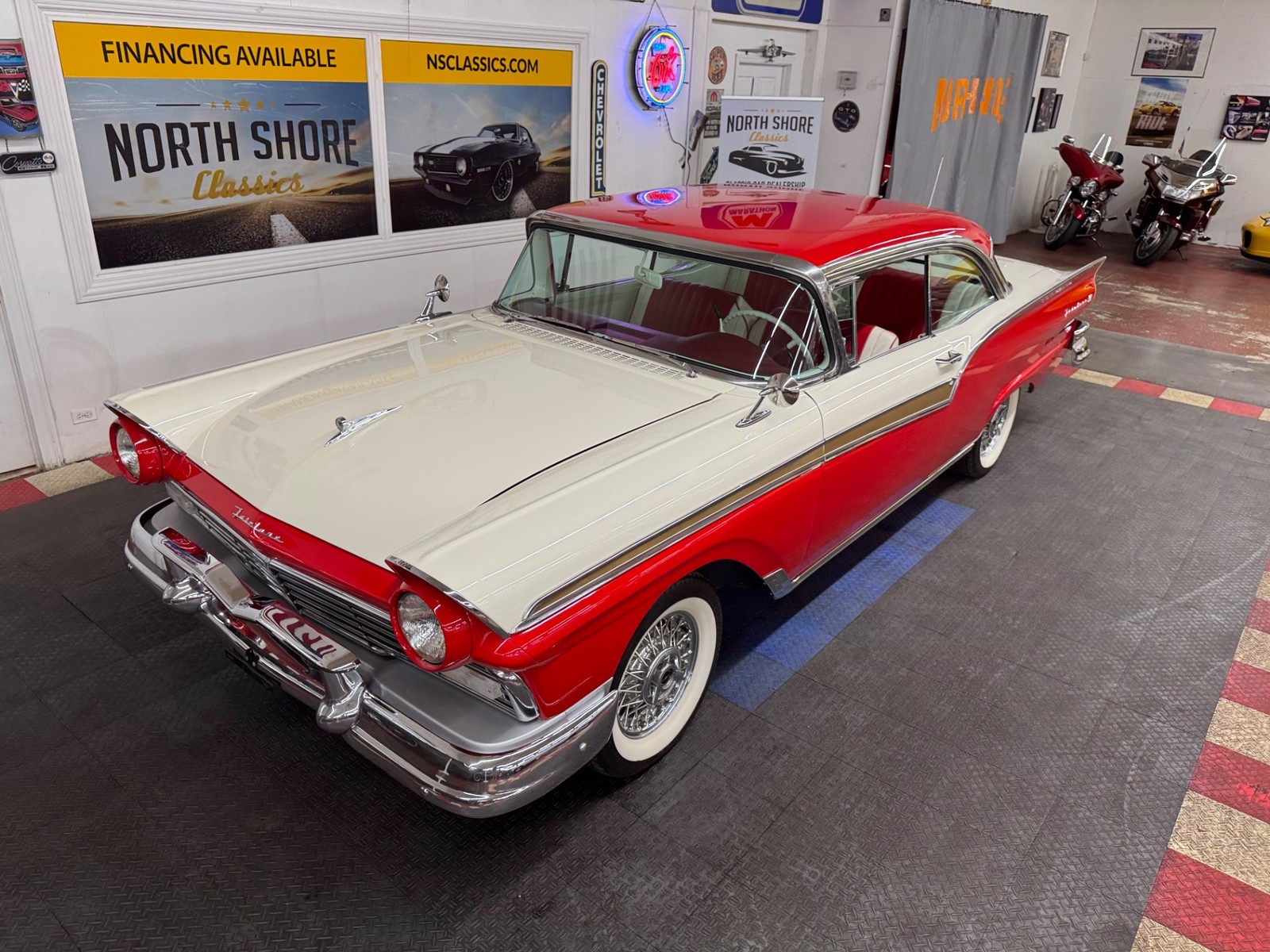 Ford-Fairlane-1957-19