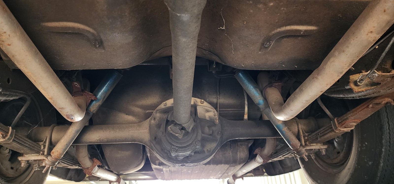 Ford-Fairlane-1957-23