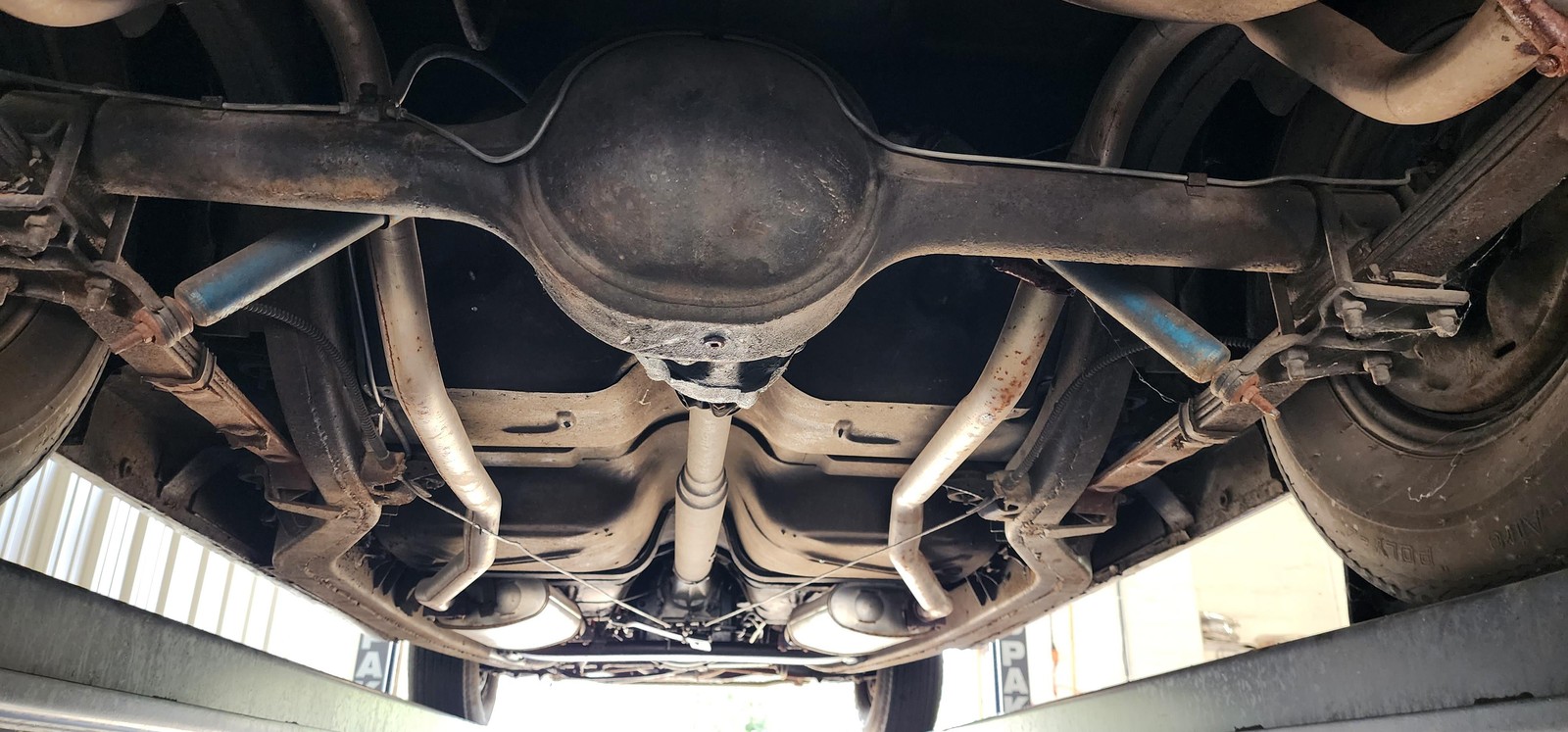 Ford-Fairlane-1957-24