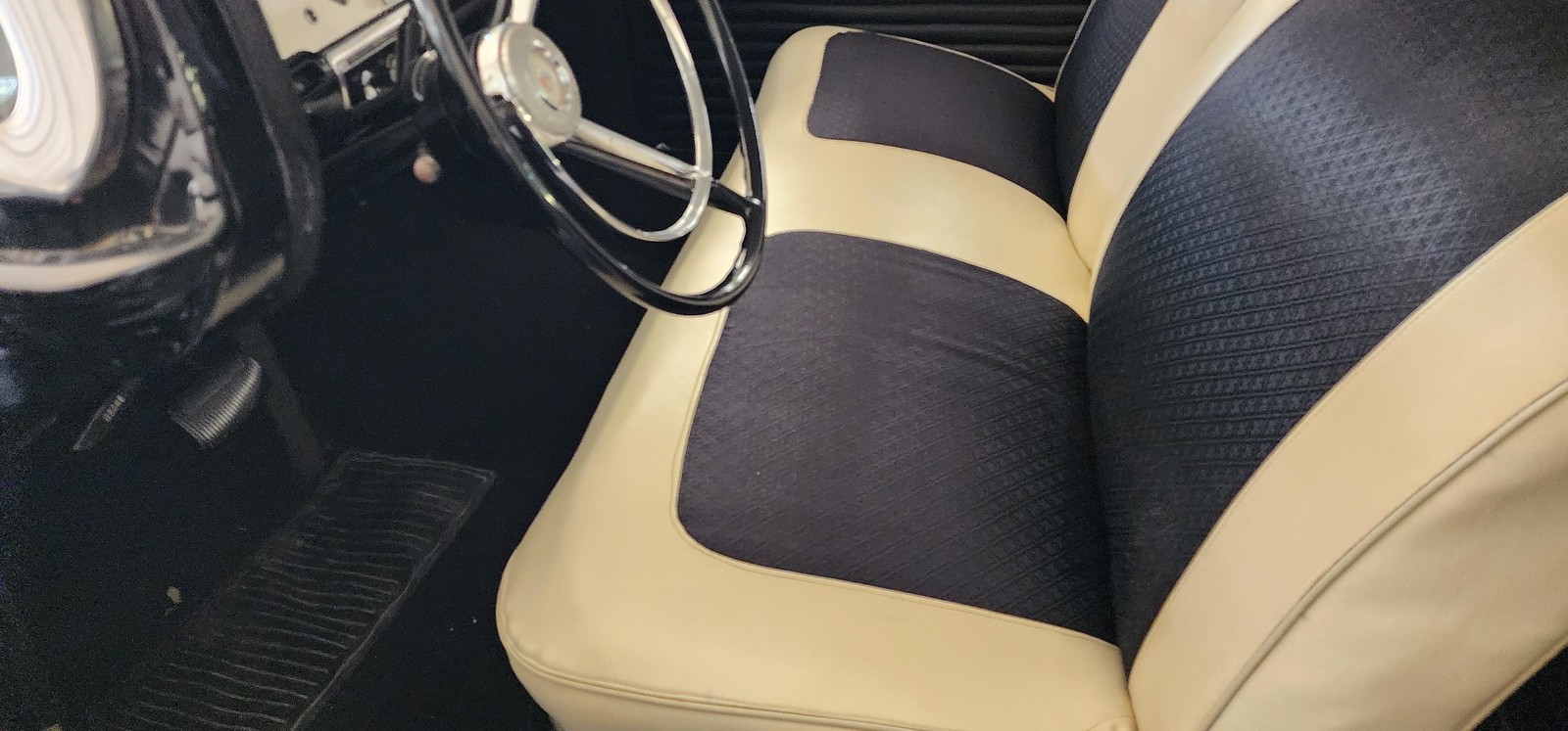 Ford-Fairlane-1957-31