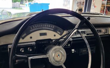 Ford-Fairlane-1957-32