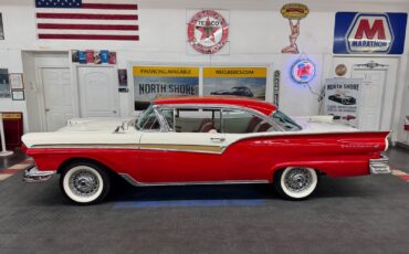 Ford-Fairlane-1957-4