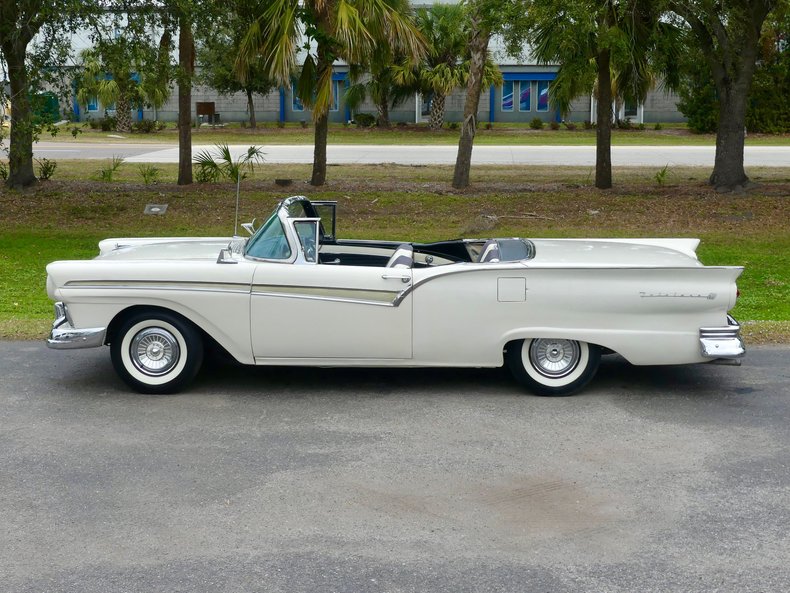 Ford-Fairlane-1957-Colonial-White-White-14