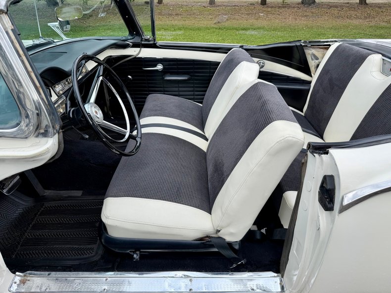 Ford-Fairlane-1957-Colonial-White-White-2