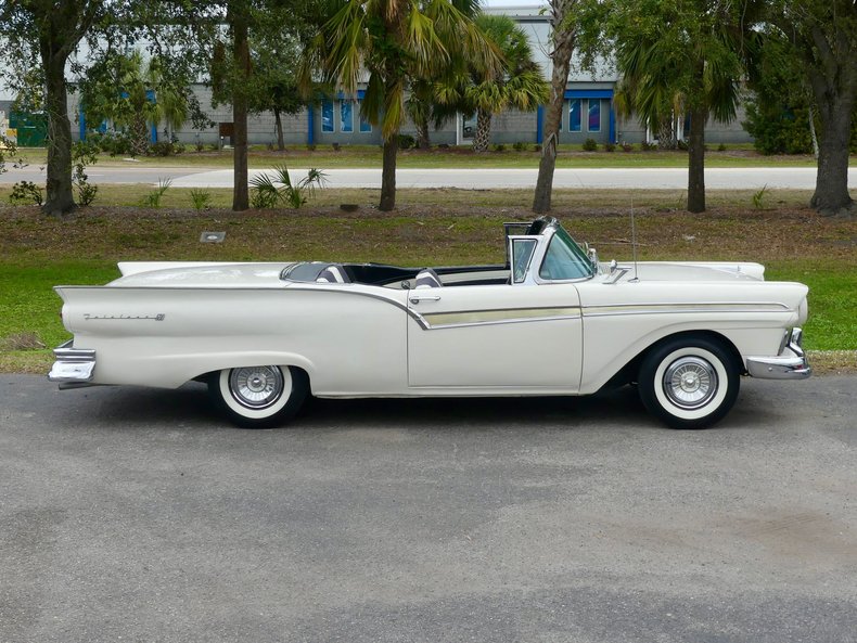 Ford-Fairlane-1957-Colonial-White-White-23