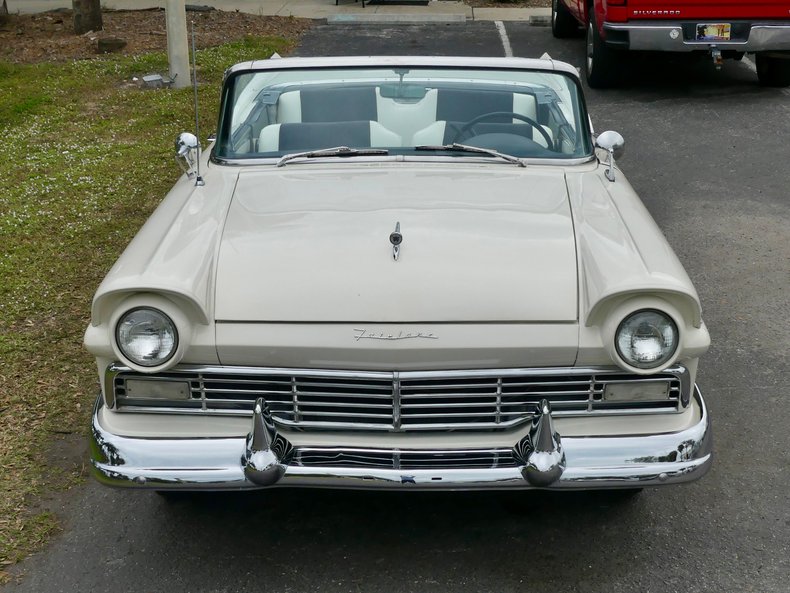 Ford-Fairlane-1957-Colonial-White-White-25