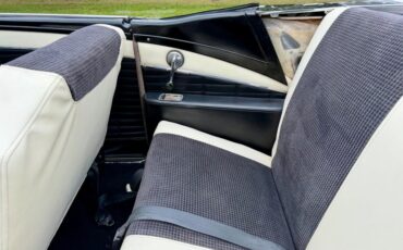 Ford-Fairlane-1957-Colonial-White-White-30