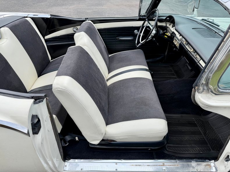 Ford-Fairlane-1957-Colonial-White-White-33