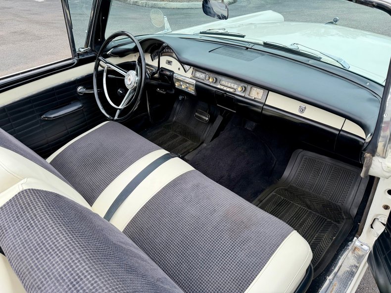 Ford-Fairlane-1957-Colonial-White-White-34