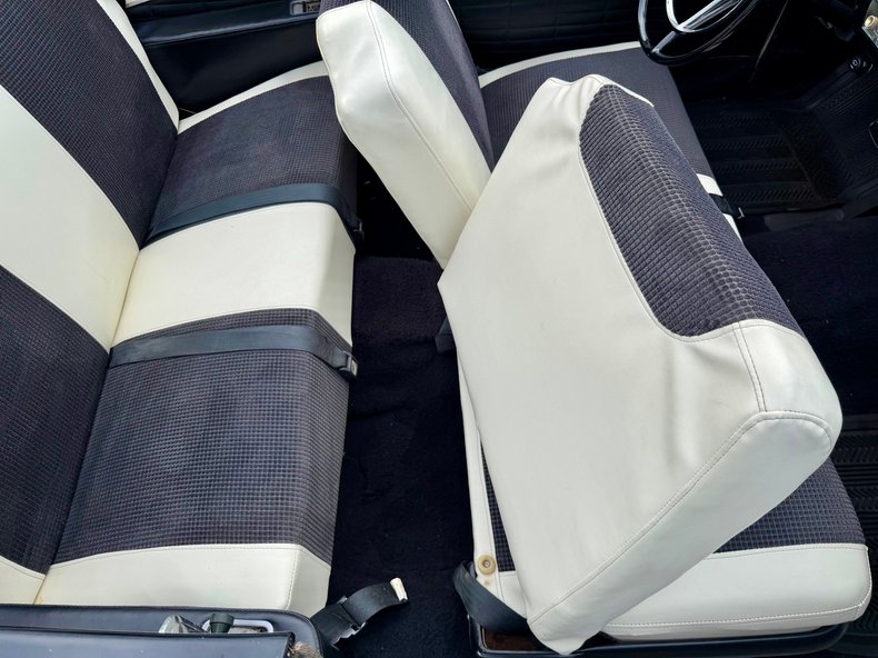 Ford-Fairlane-1957-Colonial-White-White-38