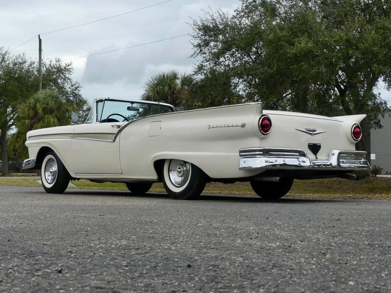 Ford-Fairlane-1957-Colonial-White-White-4