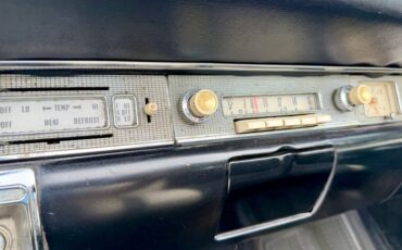 Ford-Fairlane-1957-Colonial-White-White-41